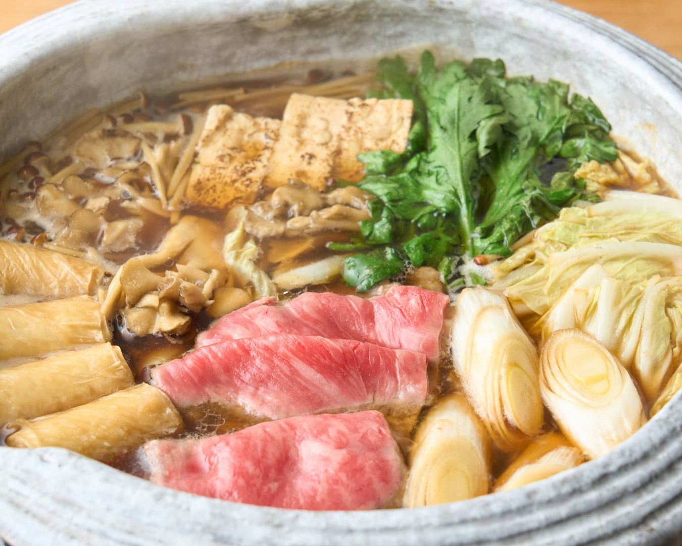 石かわ×虎白　豊後牛と冬野菜のすき煮鍋